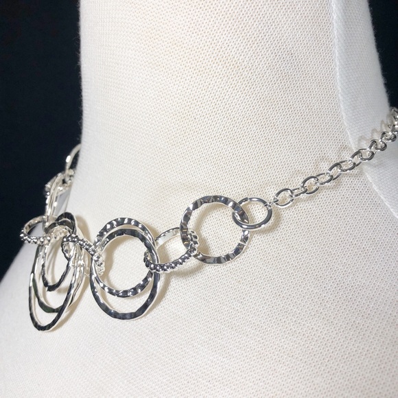 Hammered Rings Circle Silver Necklace Earrings Set - Picture 3 of 3